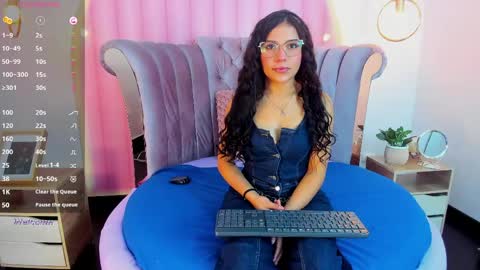 Snapshot of babe_vennus chatting on May 18, 3:40 pm Venus online show from May 18, 3:40 pm