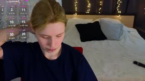 Snapshot of babees_eva chatting on March 12, 11:49 am Sweety Eva online show from March 12, 11:49 am