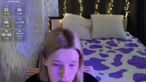 Snapshot of babees_eva chatting on March 28, 10:59 am Sweety Eva online show from March 28, 10:59 am