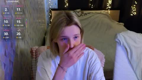 Snapshot of babees_eva chatting on April 2, 10:57 am Sweety Eva online show from April 2, 10:57 am