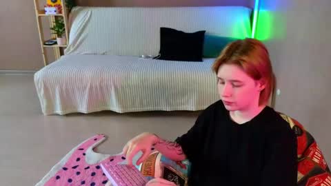Snapshot of babees_eva chatting on June 4, 10:32 am Sweety Eva online show from June 4, 10:32 am