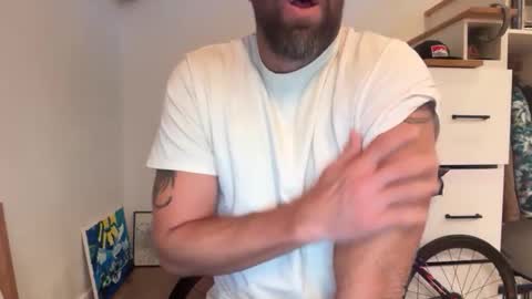 Snapshot of babeheater chatting on December 1, 12:48 am babeheater online show from December 1, 12:48 am