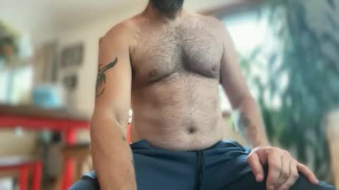 Snapshot of babeheater chatting on April 1, 9:01 pm babeheater online show from April 1, 9:01 pm