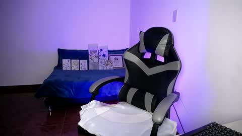 babenik_777 online show from November 22, 3:38 am