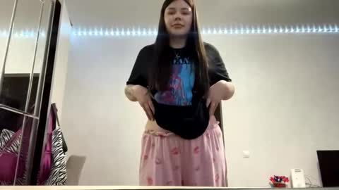 Eva online show from March 18, 2:31 pm