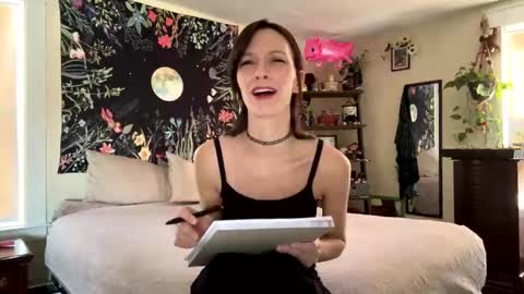 Snapshot of babiifern chatting on April 8, 3:45 pm Fern Browning online show from April 8, 3:45 pm