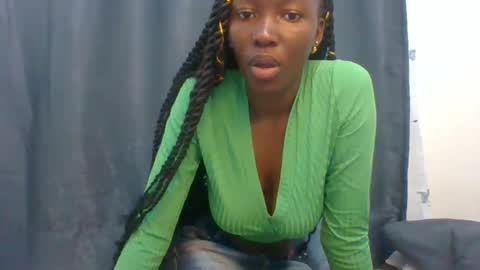 Snapshot of babrahazz26 chatting on February 19, 8:21 am babrahazz26 online show from February 19, 8:21 am