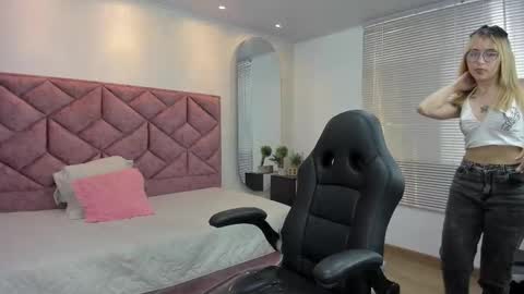 Snapshot of baby__flame chatting on February 14, 6:59 pm Maddie online show from February 14, 6:59 pm