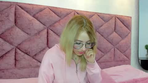 Snapshot of baby__flame chatting on March 18, 7:06 pm Maddie online show from March 18, 7:06 pm