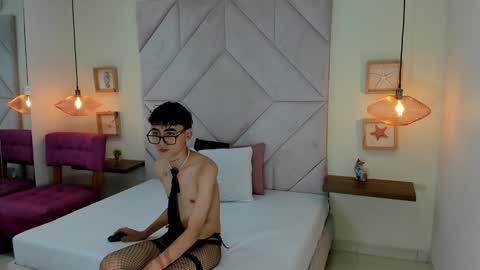 Snapshot of baby_ander chatting on February 4, 12:11 pm Ander online show from February 4, 12:11 pm