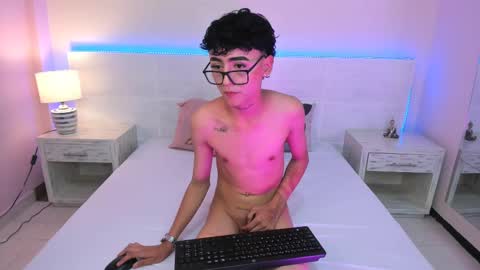 Snapshot of baby_ander chatting on March 7, 10:54 pm Ander online show from March 7, 10:54 pm