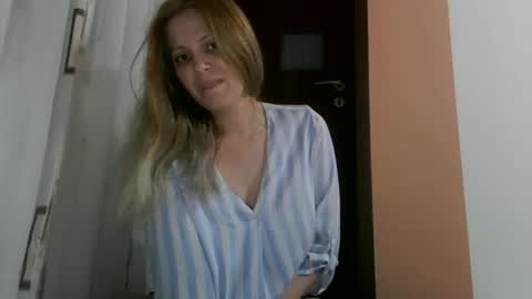 Snapshot of baby_blondee chatting on February 15, 7:43 pm Baby Blonde online show from February 15, 7:43 pm