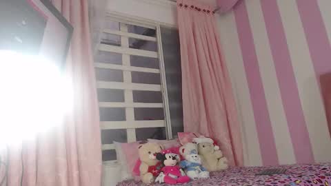 Snapshot of baby_candy22 chatting on December 16, 10:53 am zaleya online show from December 16, 10:53 am