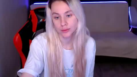 baby_kitte online show from December 5, 9:17 am