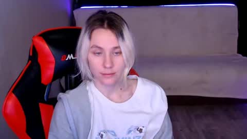 baby_kitte online show from December 13, 3:16 am