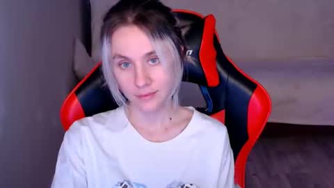 baby_kitte online show from December 13, 1:55 pm