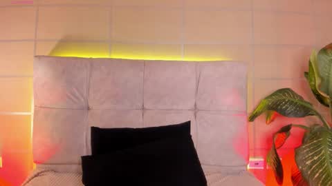 Moon online show from October 21, 4:24 am