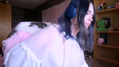 Alice online show from April 30, 9:15 am