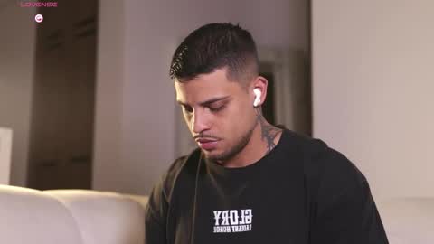 baby_rausch online show from December 22, 7:05 am