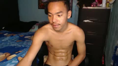 Snapshot of baby_razell chatting on February 20, 5:04 am baby_razell online show from February 20, 5:04 am