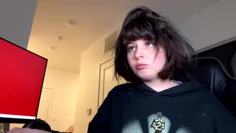 Snapshot of babyblue0194 chatting on February 9, 12:14 am babybray online show from February 9, 12:14 am