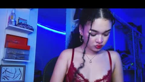 babybombom08 online show from May 15, 11:01 pm