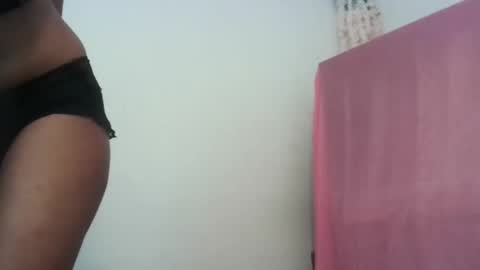 Snapshot of babycakes393594 chatting on October 18, 4:08 pm Babycakes online show from October 18, 4:08 pm