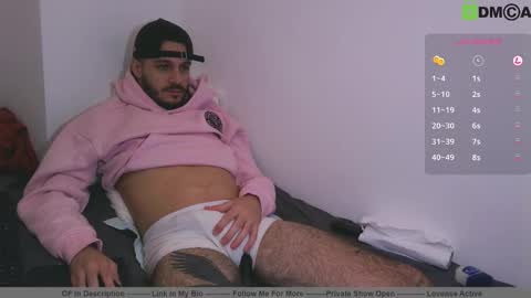 Snapshot of babycityboy chatting on October 18, 6:48 am BabyCityBoy online show from October 18, 6:48 am