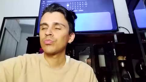 Snapshot of babydarkpink chatting on November 5, 1:38 am Dani online show from November 5, 1:38 am