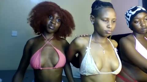 Snapshot of babydoll_230 chatting on March 29, 4:07 pm Babydoll 230 online show from March 29, 4:07 pm