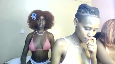 Snapshot of babydoll_230 chatting on April 1, 4:46 am Babydoll 230 online show from April 1, 4:46 am