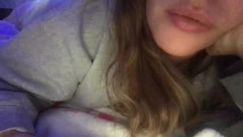Snapshot of babyhoney333 chatting on February 1, 3:05 am babyhoney333 online show from February 1, 3:05 am