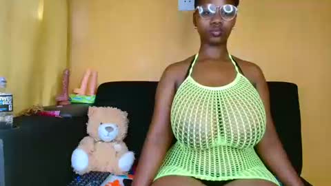 Snapshot of babyluciax chatting on May 11, 12:22 pm babyluciax online show from May 11, 12:22 pm