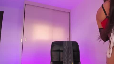    online show from October 21, 10:10 pm