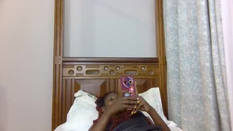 Snapshot of babytylerr chatting on October 18, 2:14 am babytylerr online show from October 18, 2:14 am