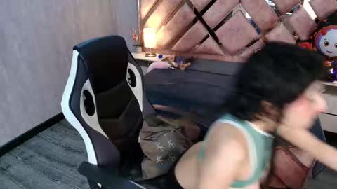 Snapshot of babyyrasta666 chatting on October 16, 3:51 am BABY RASTA DANN online show from October 16, 3:51 am