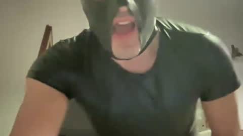 Snapshot of bach77 chatting on December 2, 3:29 pm bach online show from December 2, 3:29 pm