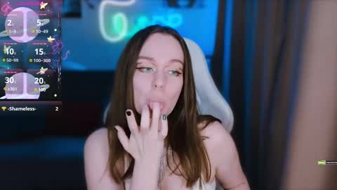 Lin online show from February 10, 6:56 pm