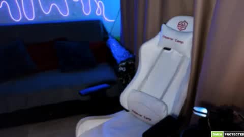 Lin online show from October 6, 5:21 pm