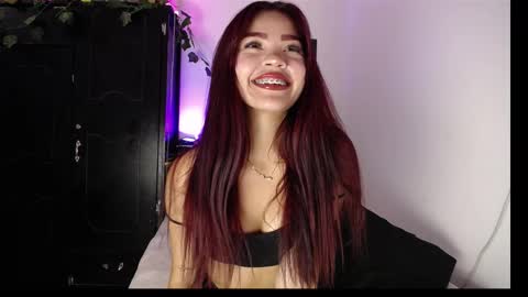 Snapshot of bad_girl_2003 chatting on February 11, 1:52 am Angeles online show from February 11, 1:52 am