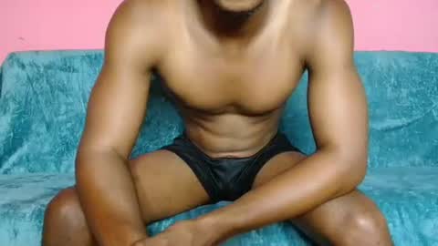 badaddo910342 online show from April 14, 12:44 pm