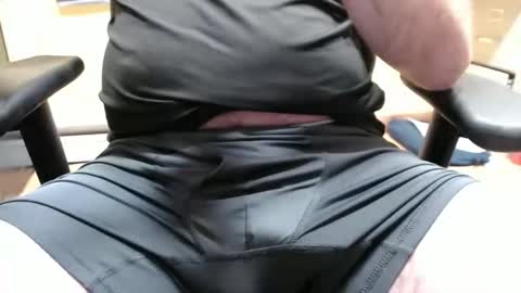 Snapshot of badbirdie85 chatting on April 7, 2:12 am badbirdie85 online show from April 7, 2:12 am