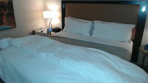 Snapshot of badboyson65 chatting on February 21, 8:48 am HotWifeFun32 online show from February 21, 8:48 am