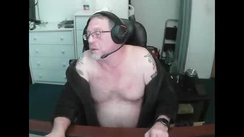 Snapshot of baddass60 chatting on October 30, 5:09 am SexyBaddass online show from October 30, 5:09 am