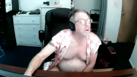 Snapshot of baddass60 chatting on July 28, 4:08 am SexyBaddass online show from July 28, 4:08 am