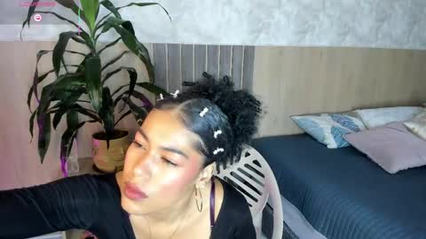 BADDIE DELAYLA online show from April 4, 6:16 pm