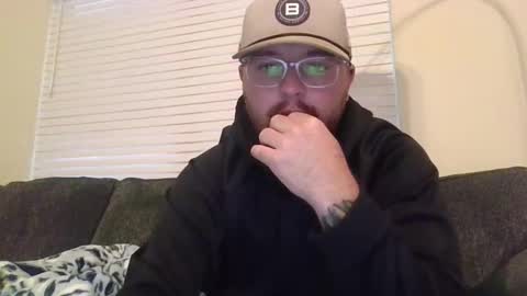 Snapshot of baddydaddy23 chatting on October 26, 12:00 pm Jon online show from October 26, 12:00 pm