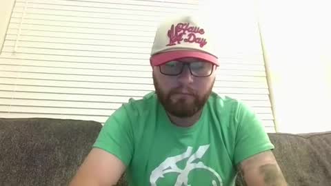 Snapshot of baddydaddy23 chatting on November 19, 11:38 pm Jon online show from November 19, 11:38 pm