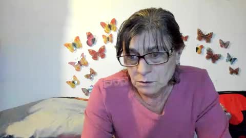 Snapshot of badgg chatting on December 3, 4:50 pm Gina online show from December 3, 4:50 pm