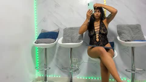 Snapshot of badgirls_000 chatting on February 1, 6:51 pm candy and dayan online show from February 1, 6:51 pm